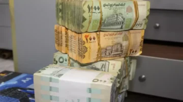 مليون موظف يمني يستلمون أول راتب بعد 9 سنوات من التوقف بسبب الحرب 1